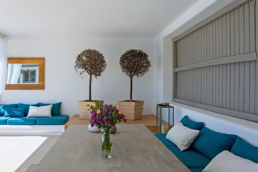 mykonos outdoor dining area