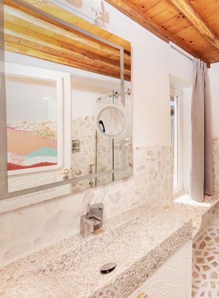 Private bathroom complex