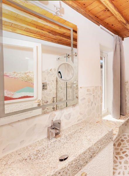 Private bathroom complex