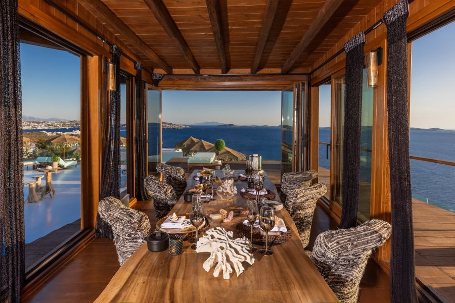 Dining area villa Mykonos