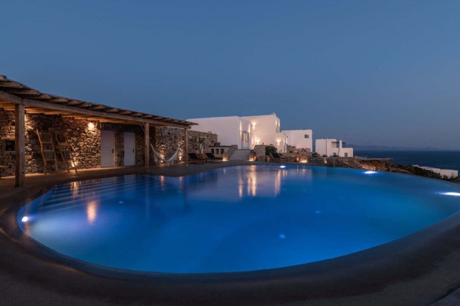 private pool mykonos