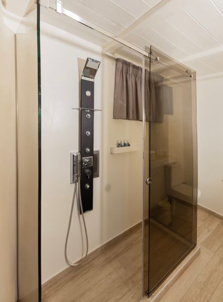 Private villa bathroom