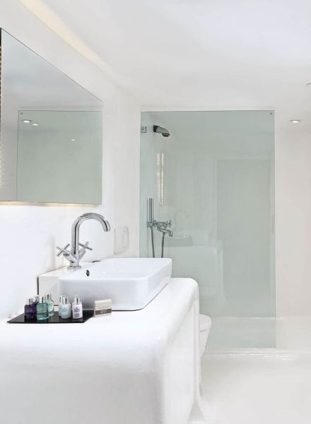 Mykonos villa bathroom