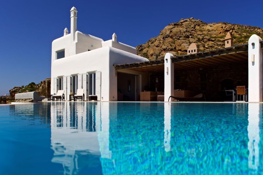 Private pool mykonos