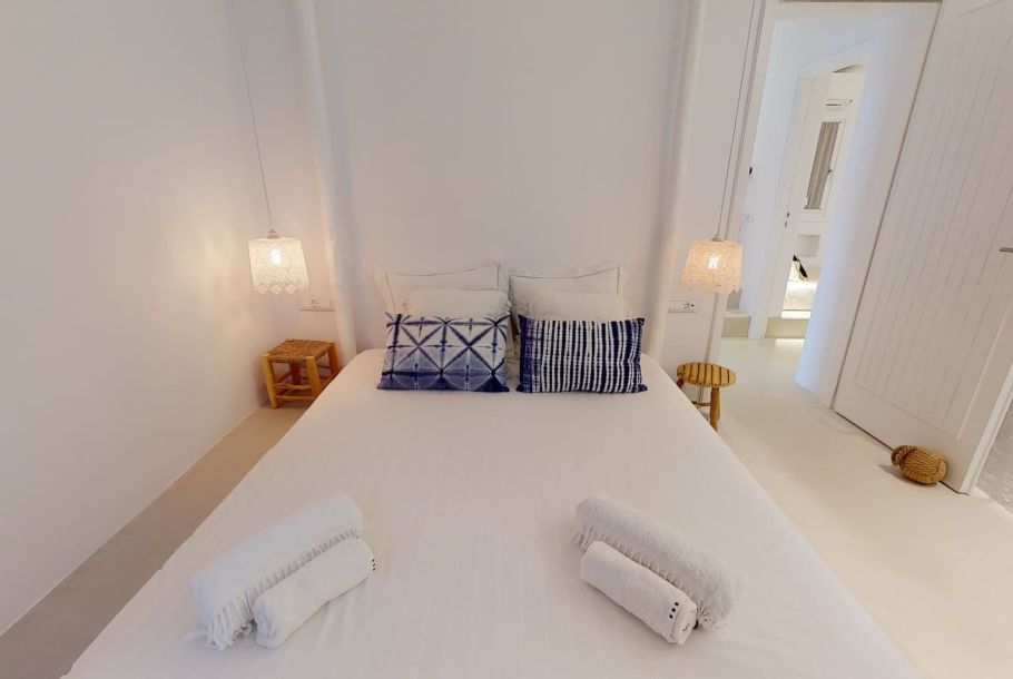 private villa bedroom