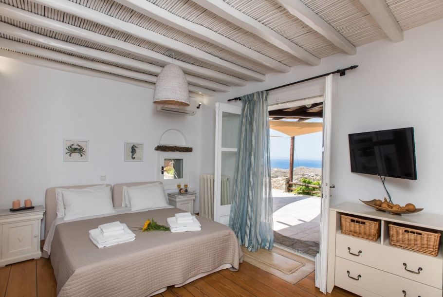 private villa bedroom