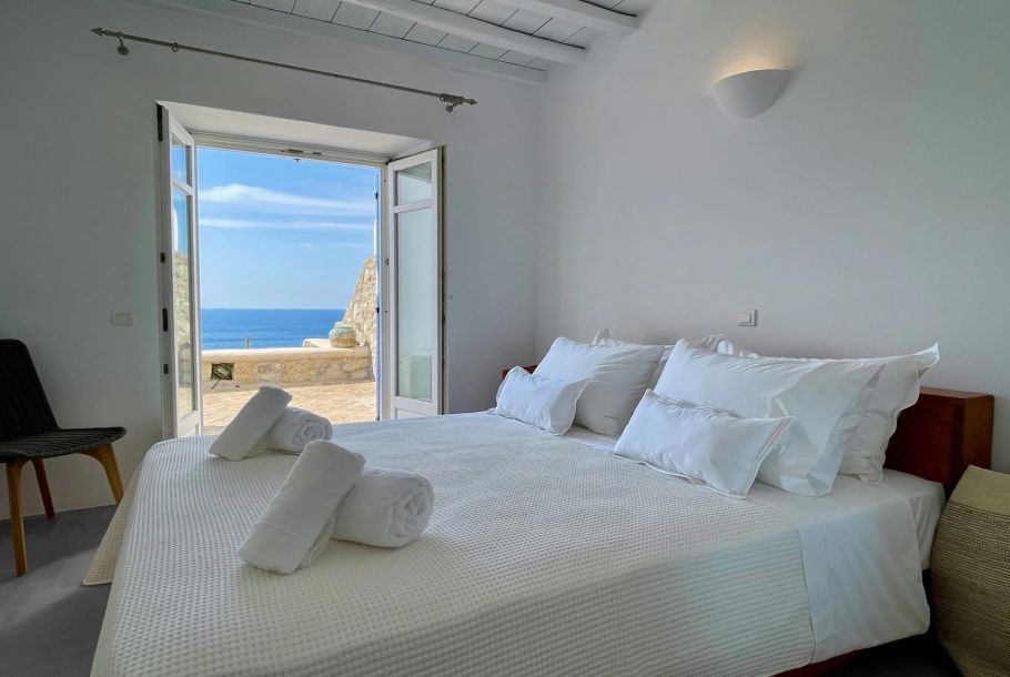 private villa bedroom